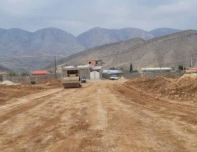 اجرای عملیات آماده سازی و زیرسازی اراضی واگذاری بنیاد مسکن در شهرستان قیروکارزین